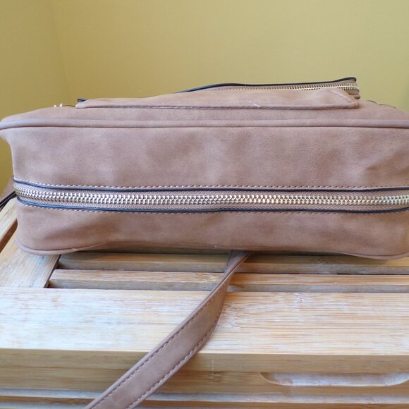 Violet Ray Faux Suede Crossbody Hand Bag Purse Expandable Bottom - Picture 7 of 12